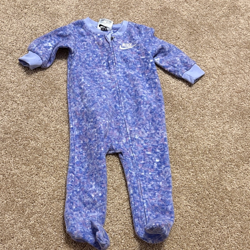 Nike fleece footed pajamas